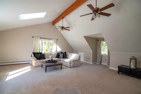 1 Merlin Place Londonderry NH 03053