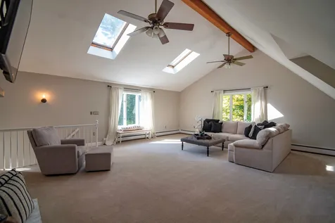 1 Merlin Place Londonderry NH 03053