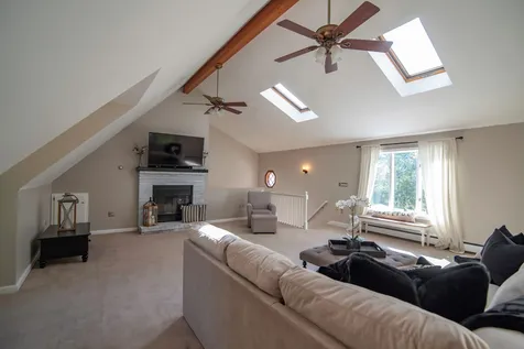 1 Merlin Place Londonderry NH 03053