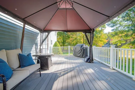1 Merlin Place Londonderry NH 03053