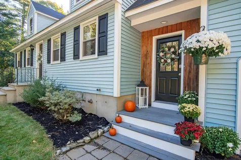 1 Merlin Place Londonderry NH 03053