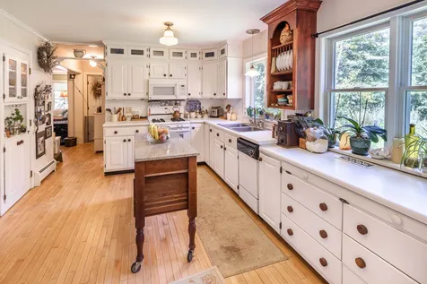 82 Clay Hill Road Hartland VT 05048