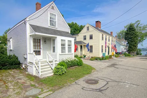 5 Atkinson Street New Castle NH 03854