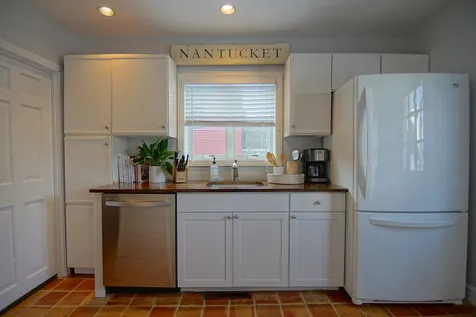 5 Atkinson Street New Castle NH 03854