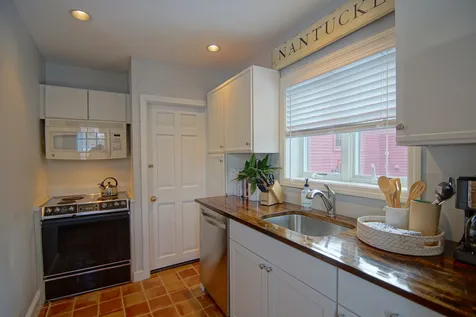 5 Atkinson Street New Castle NH 03854