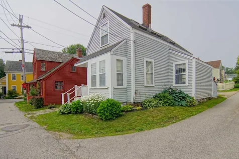 5 Atkinson Street New Castle NH 03854