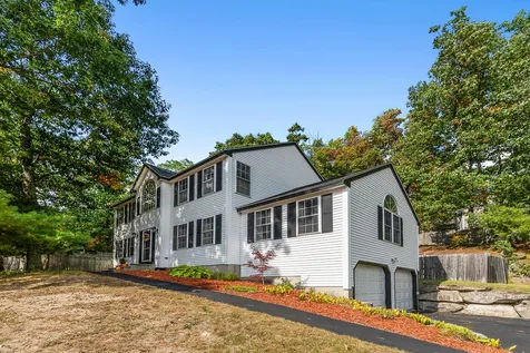5 Saint Francis Place Hudson NH 03051