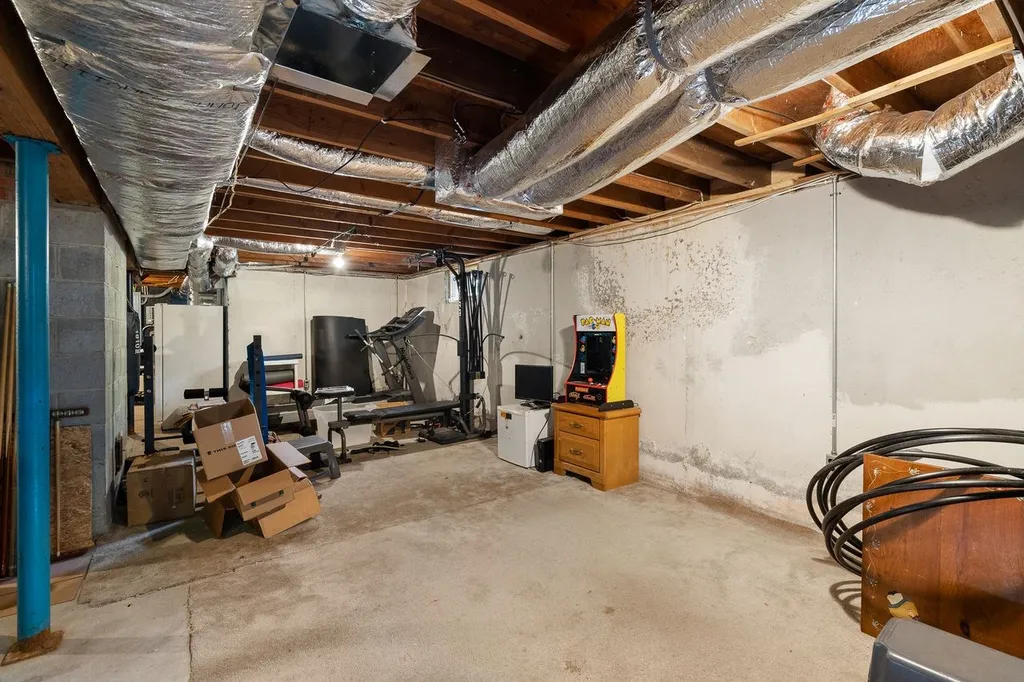 69 Pleasant Street Epping NH 03042
