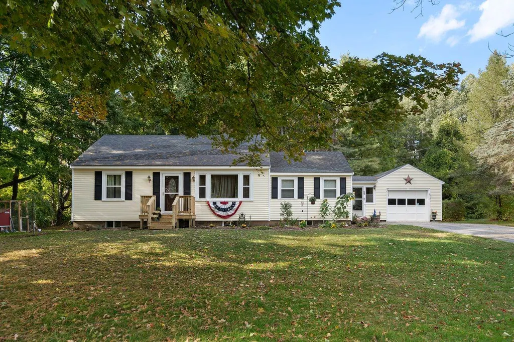 69 Pleasant Street Epping NH 03042