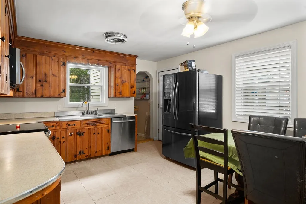69 Pleasant Street Epping NH 03042