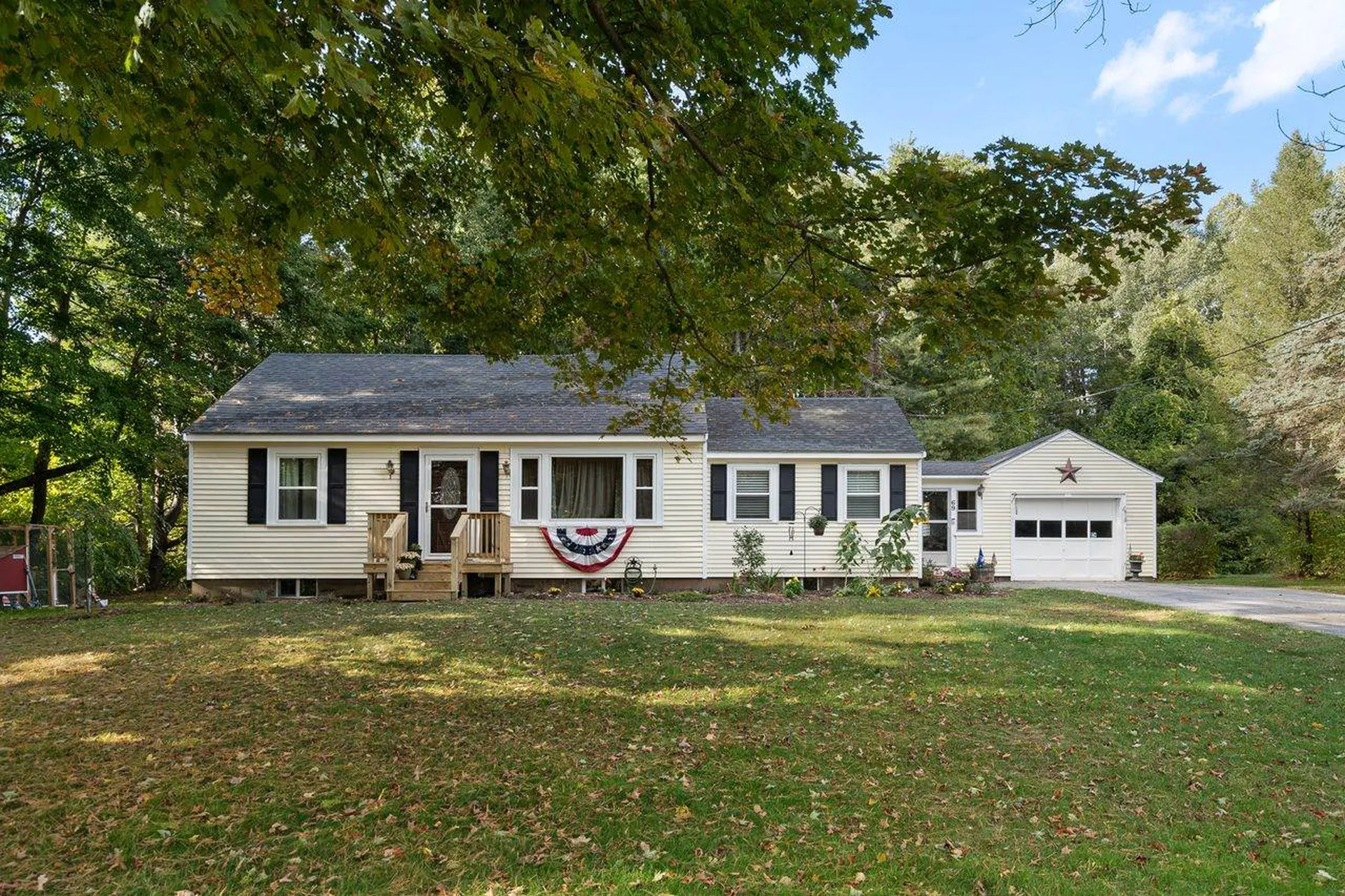 69 Pleasant Street Epping NH 03042
