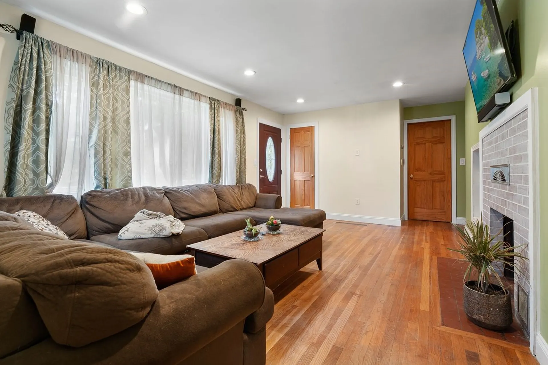 69 Pleasant Street Epping NH 03042