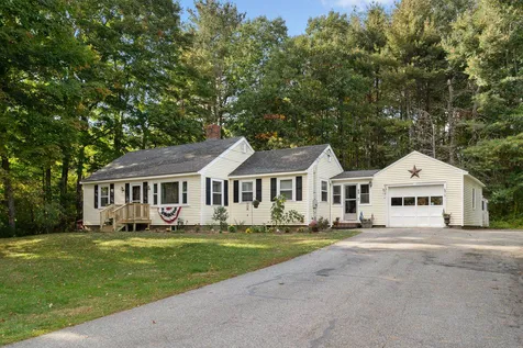 69 Pleasant Street Epping NH 03042