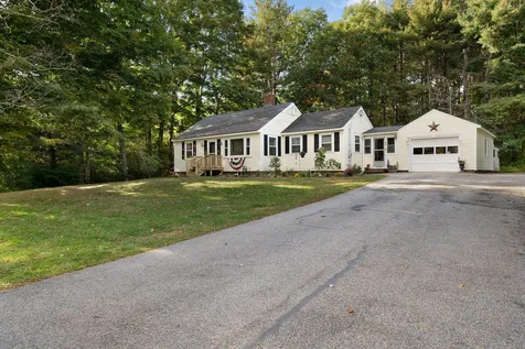 69 Pleasant Street Epping NH 03042