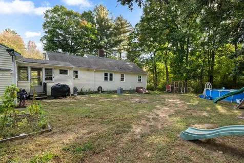 69 Pleasant Street Epping NH 03042