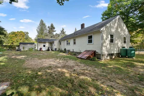 69 Pleasant Street Epping NH 03042