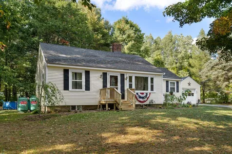69 Pleasant Street Epping NH 03042