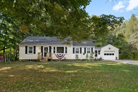 69 Pleasant Street Epping NH 03042