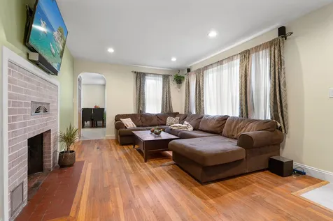 69 Pleasant Street Epping NH 03042