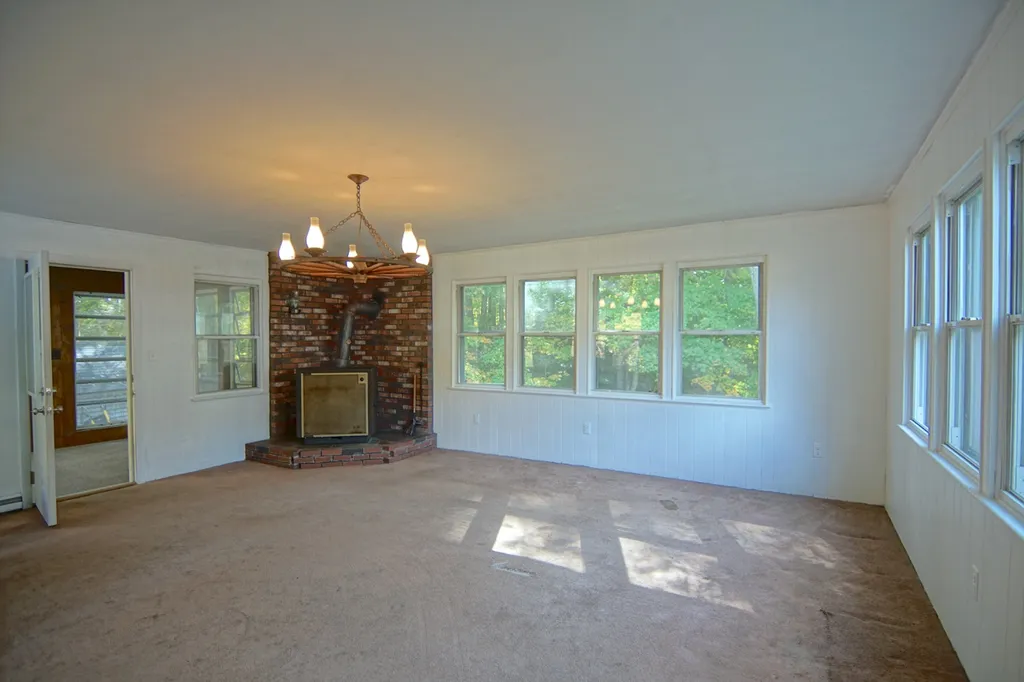 224 Amesbury Road Kensington NH 03833