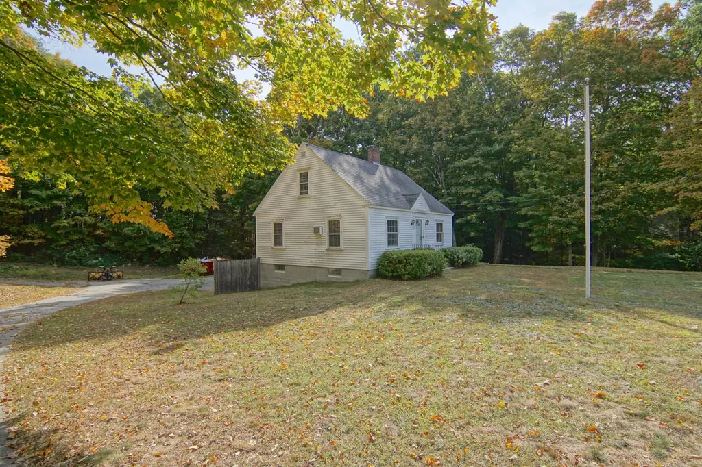 224 Amesbury Road Kensington NH 03833