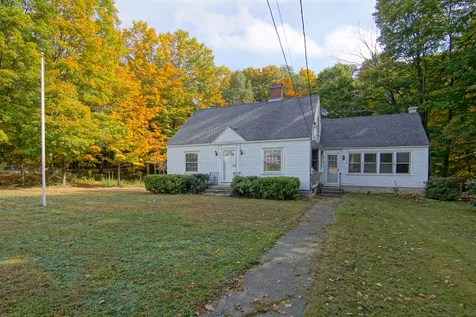 224 Amesbury Road Kensington NH 03833