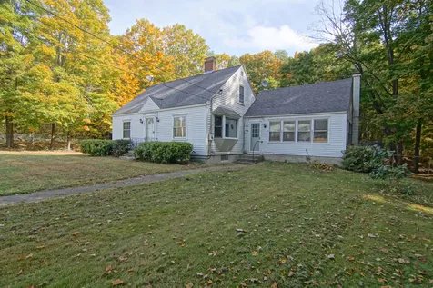 224 Amesbury Road Kensington NH 03833