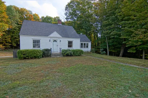 224 Amesbury Road Kensington NH 03833