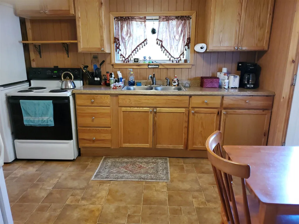 46 Knoll Street Newport NH 03773