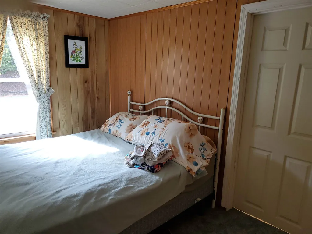 46 Knoll Street Newport NH 03773