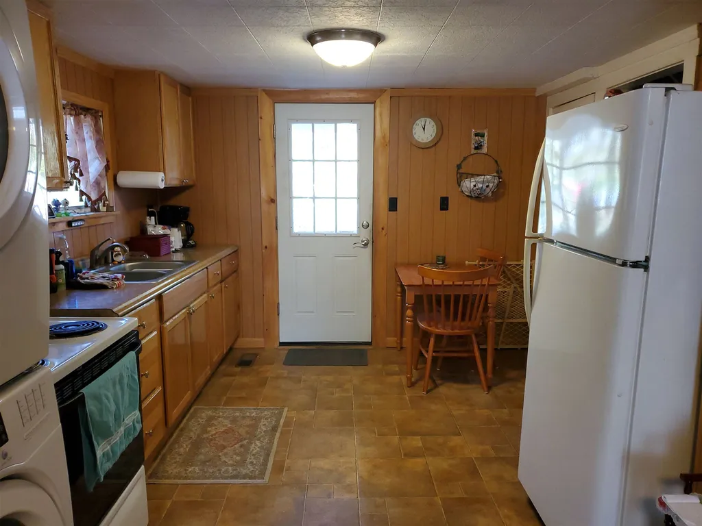 46 Knoll Street Newport NH 03773