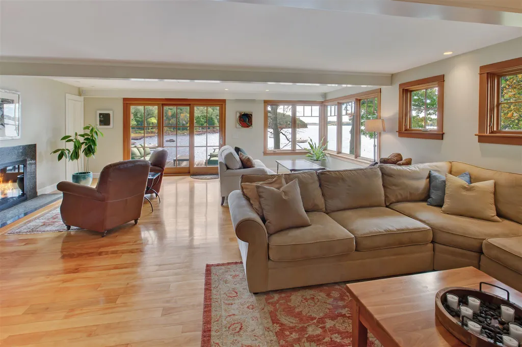 25 Eastman Way Burlington VT 05401