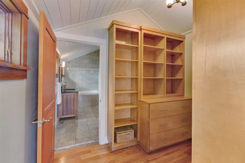 25 Eastman Way Burlington VT 05401