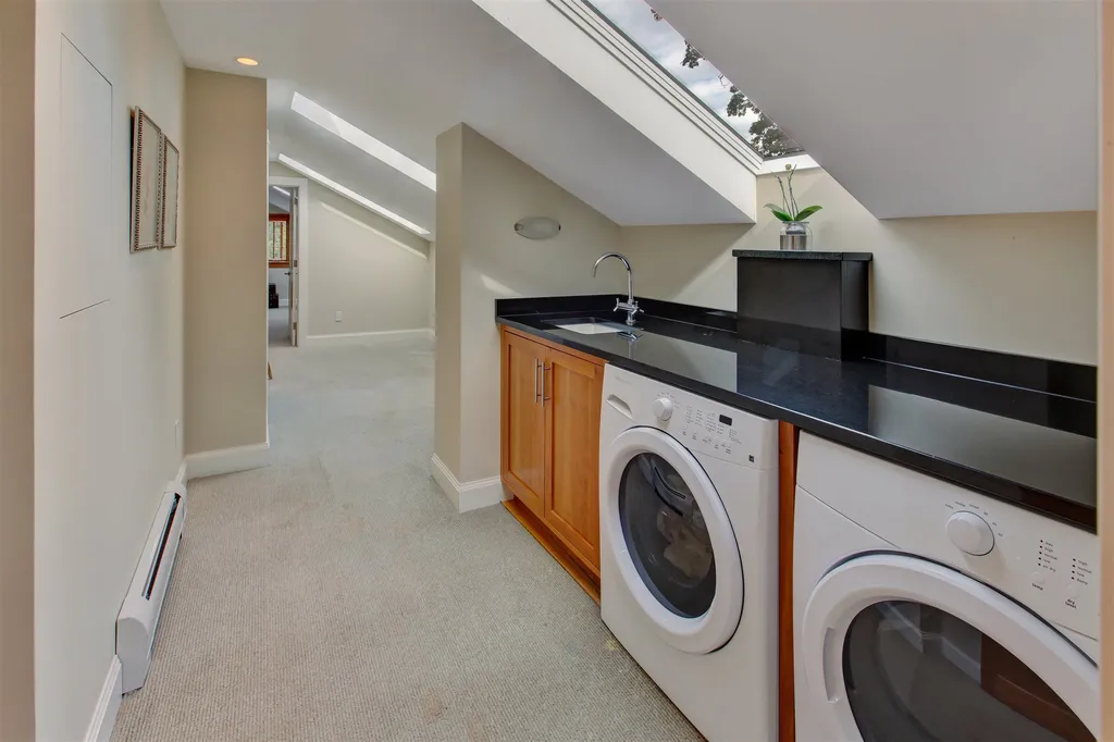 25 Eastman Way Burlington VT 05401