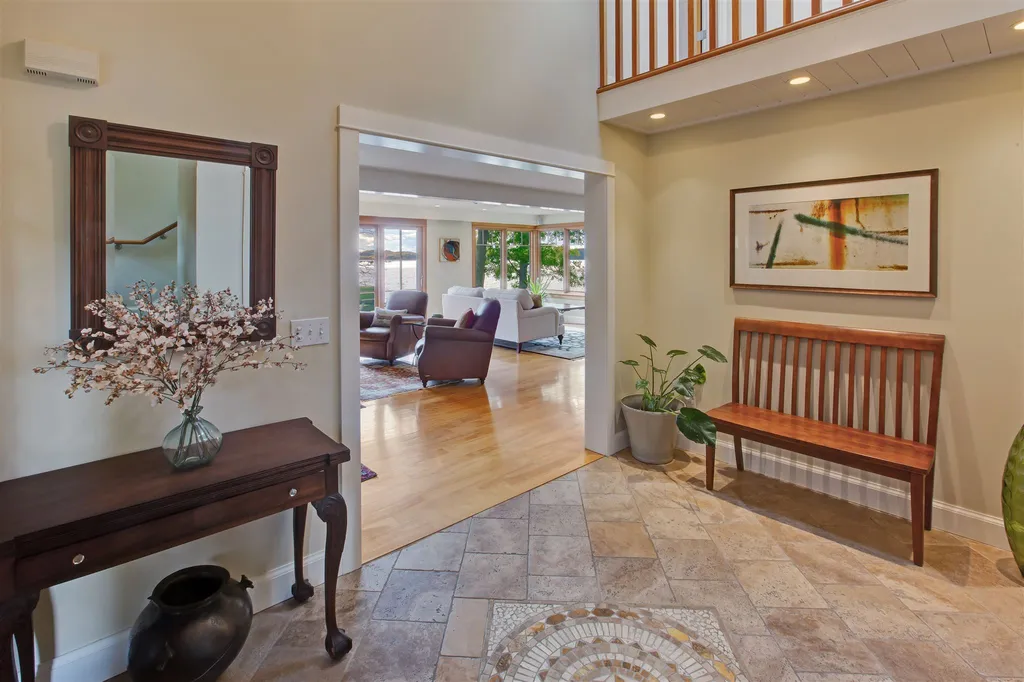 25 Eastman Way Burlington VT 05401
