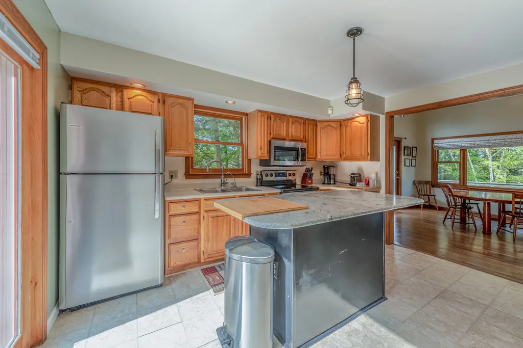 18 Breakneck Road Newport NH 03773