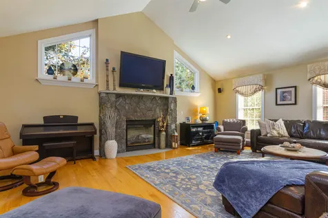 25 Hayward Brook Drive Concord NH 03301