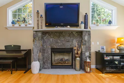 25 Hayward Brook Drive Concord NH 03301
