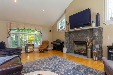 25 Hayward Brook Drive Concord NH 03301