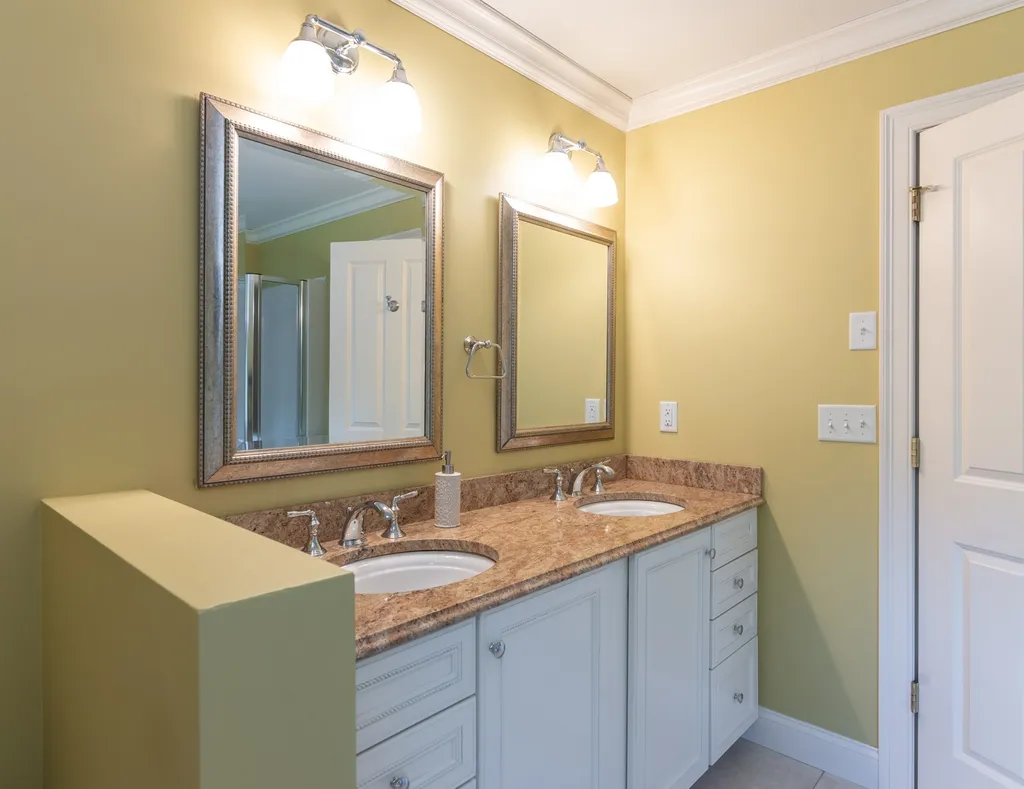 5 Brieann Drive Merrimack NH 03054