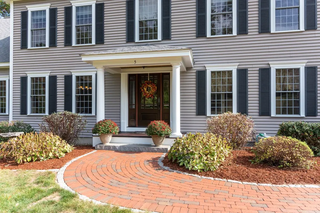 5 Brieann Drive Merrimack NH 03054