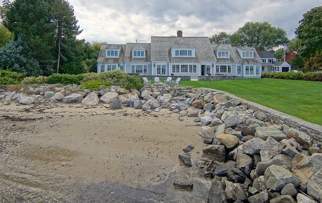 18 Becker Lane New Castle NH 03854
