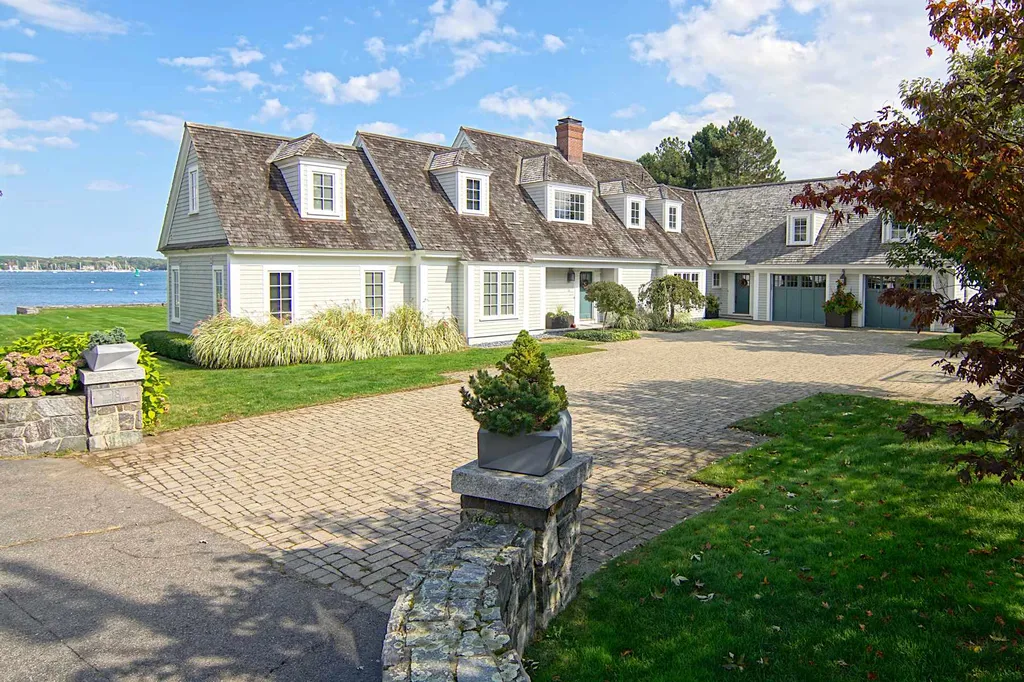 18 Becker Lane New Castle NH 03854