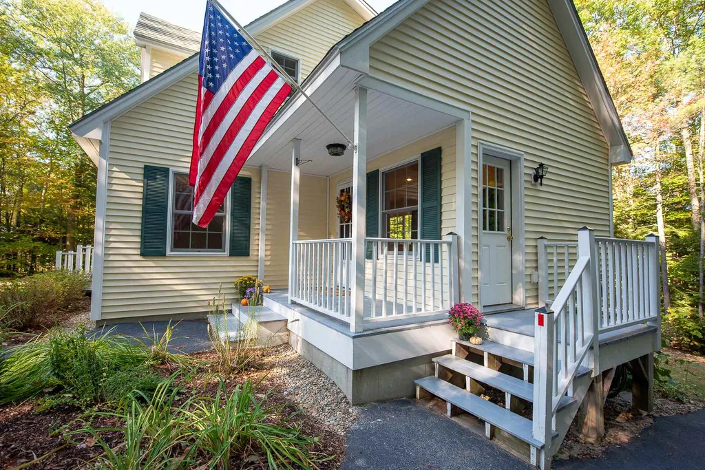 140 Riverwood Drive New Hampton NH 03256