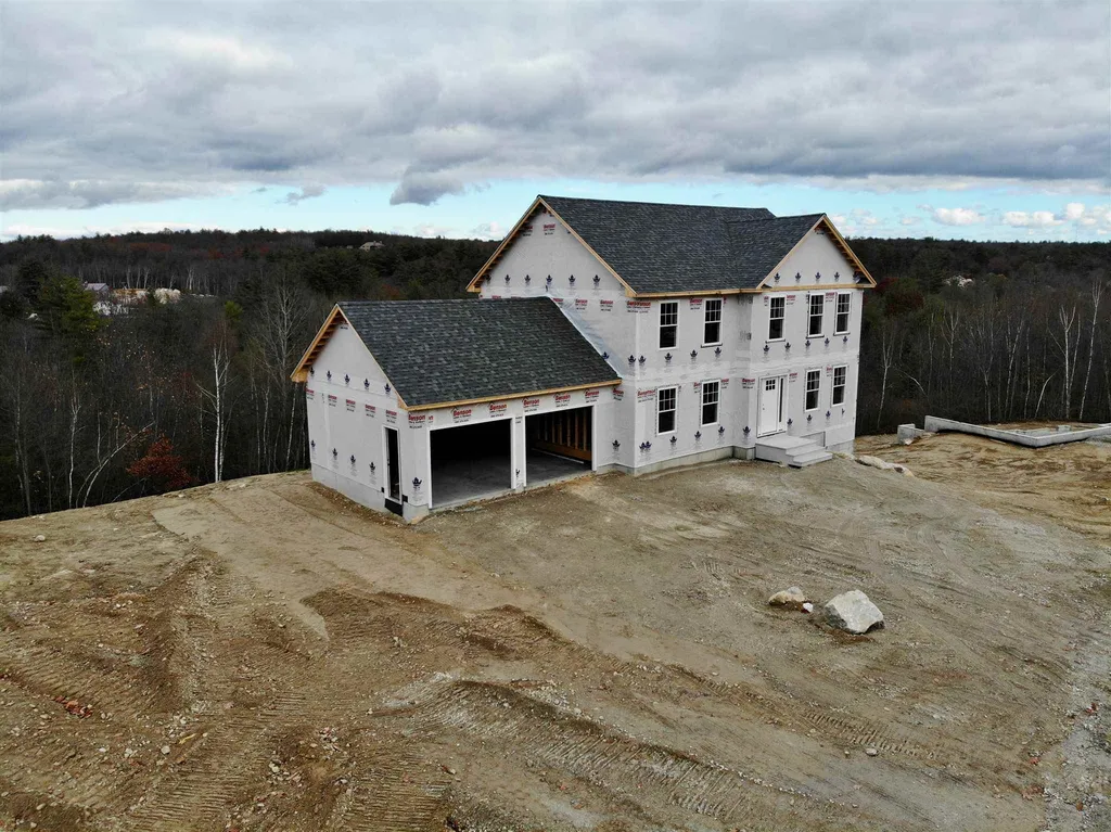 7 Marigold Way Hooksett NH 03106
