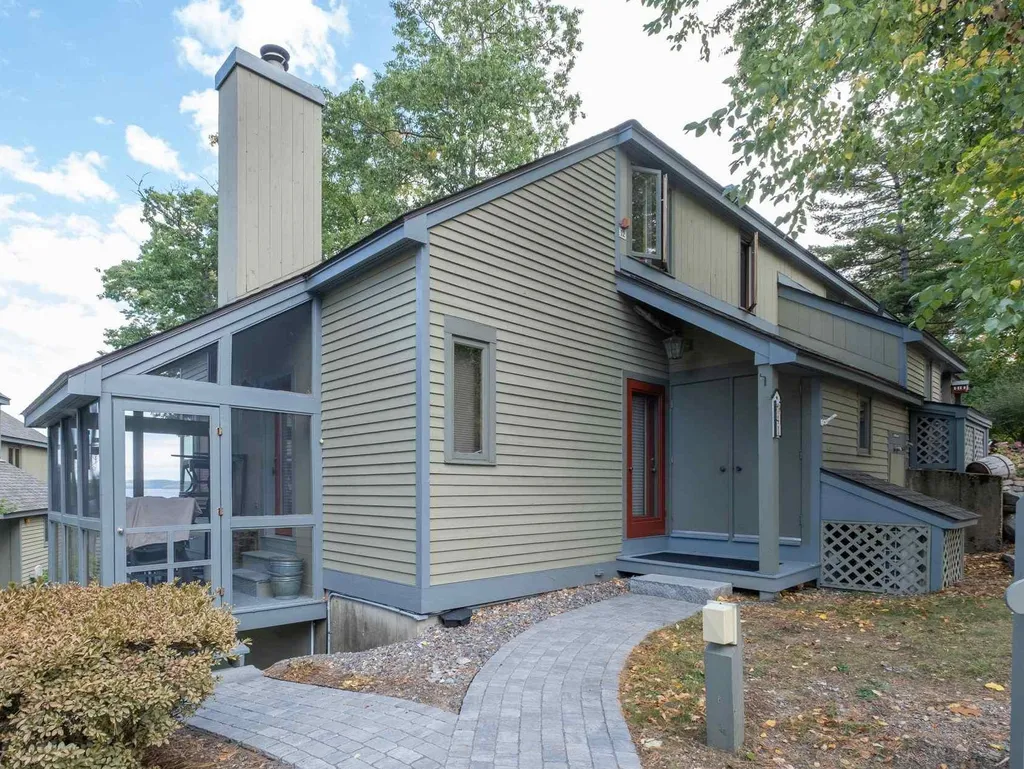 2696 Lake Shore Road Gilford NH 03249