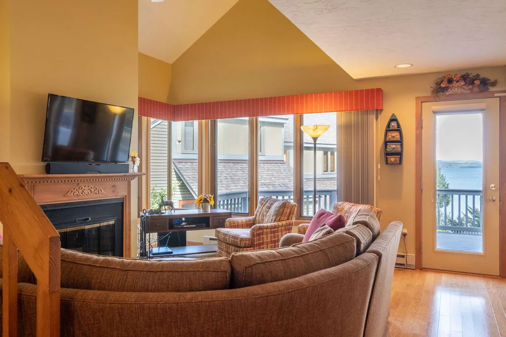 2696 Lake Shore Road Gilford NH 03249