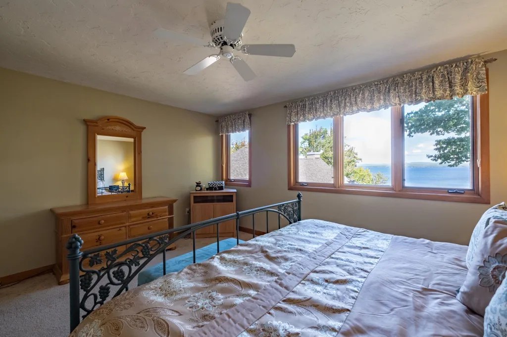 2696 Lake Shore Road Gilford NH 03249