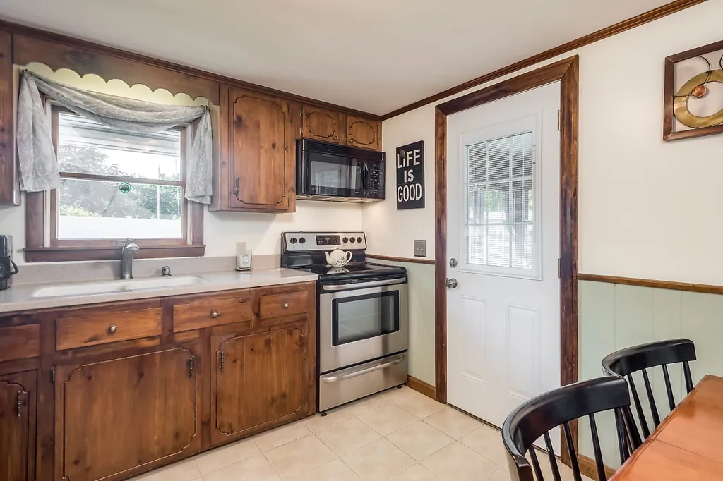10 Varney Street Somersworth NH 03878