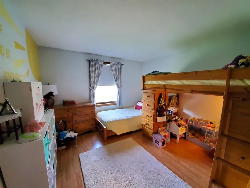 73 Maple Street Enfield NH 03748